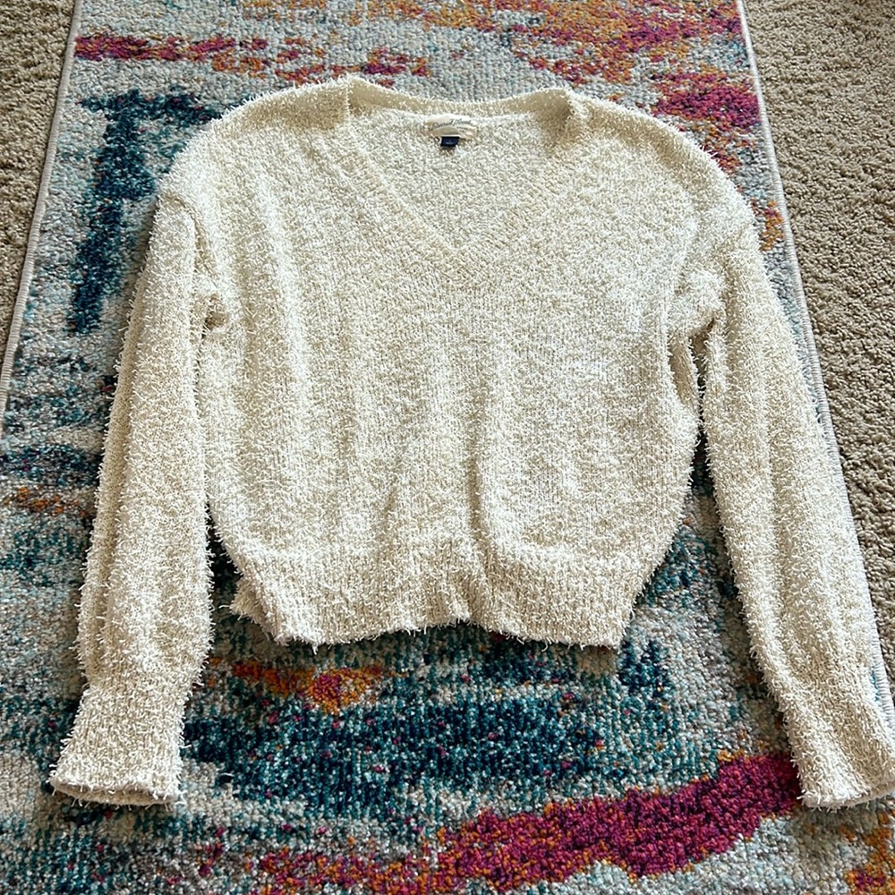 Universal Thread off white cropped sweater size S